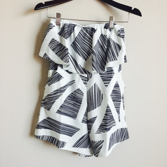 Zebra Print Strapless Romper - Picture 3 of 4